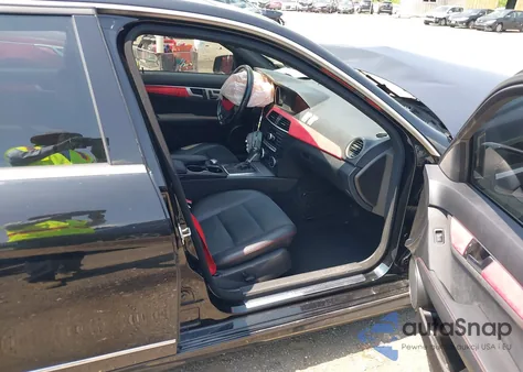 2013 Mercedes-Benz C 300 Luxury 4Matic/Sport 4Matic from USA, damaged, VIN WDDGF8AB9DR252994